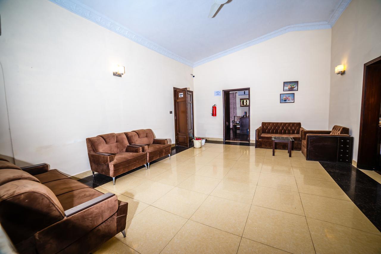 Shelton Accommodator Peshawar Exterior foto